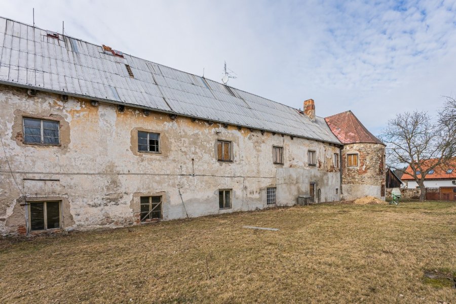 Středověká tvrz Jistebnice