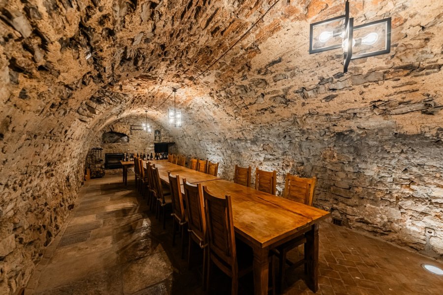 sklípek v zámku Třebotov