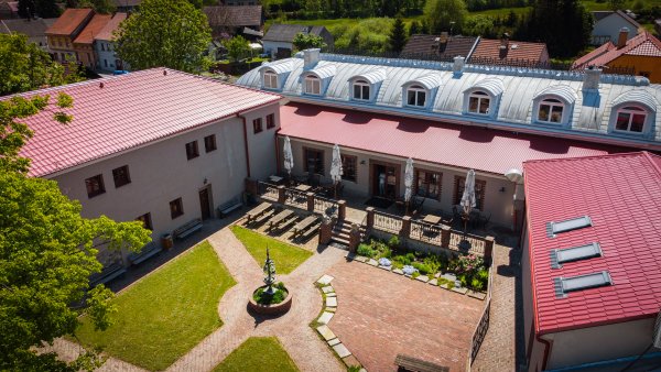 <br/>Sale of an Art Nouveau mansion