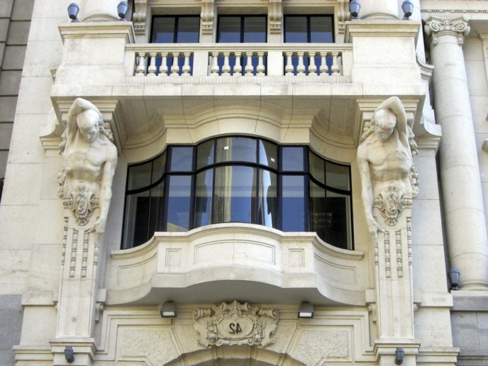 Use The Terrace Or Balcony All Year Round