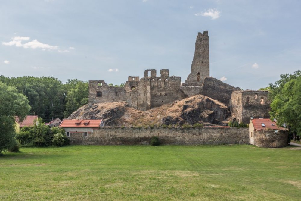Interesting investment places in the Czech Republic | Okoř and surrounding area