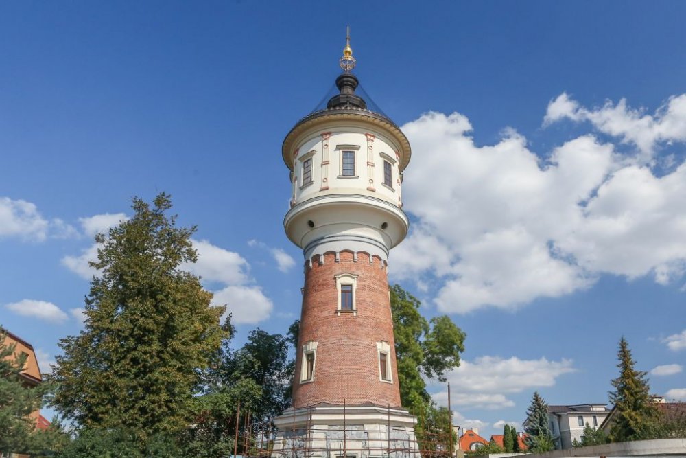Water tower - atypical office building or a luxury residence