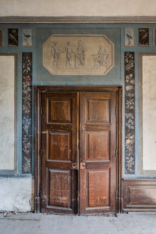 zdobené dveře