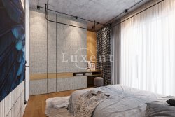 ložnice se skříněmi