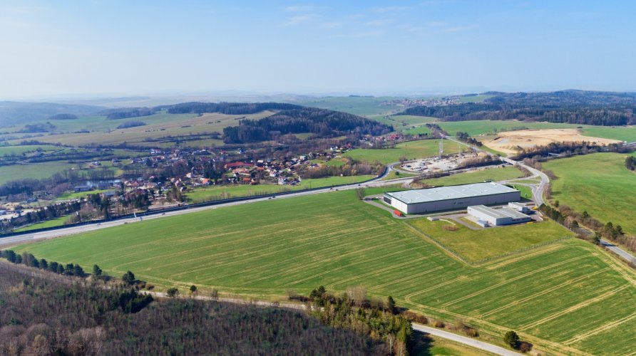 Pronájem skladového prostoru, 5643 m², Ostředek