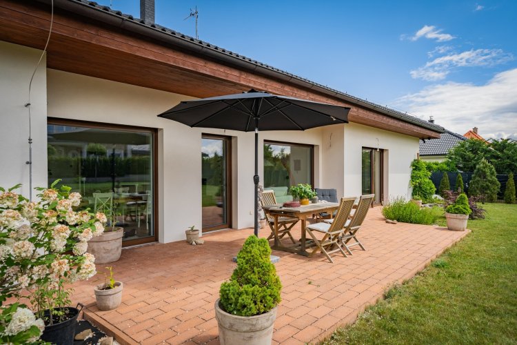 Prodej rodinného domu 5+kk/T/G, 229 m², pozemek 1721 m², Trnová u Jíloviště, Praha-západ