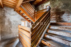 dřevěné schody