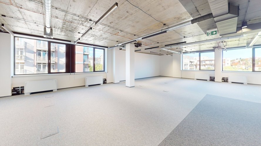 Pronájem prostorných kanceláří na Vinohradské ulici, 297 m², Praha 10