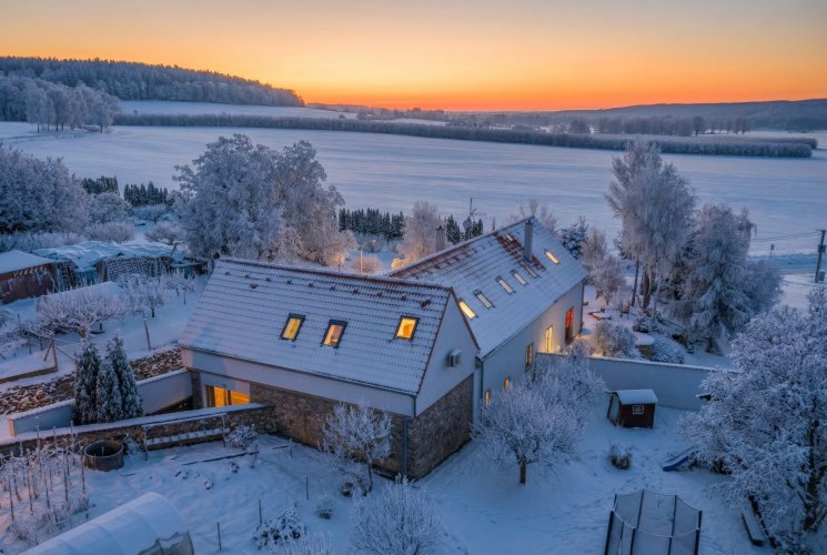 Prodej rekreačního domu 8+1, UP 580 m², pozemek 2.913 m², Kvítkovice, České Budějovice