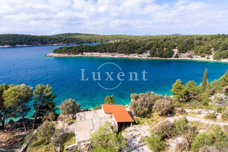 Prodej výjimečného pozemku, 2 373 m2, Brač - Chorvatsko