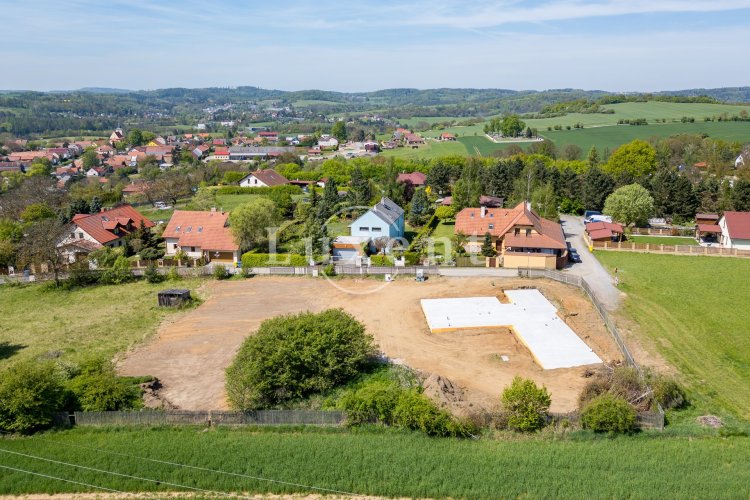 Prodej stavebního pozemku 1.113 m2, Hrusice, okres Praha - východ