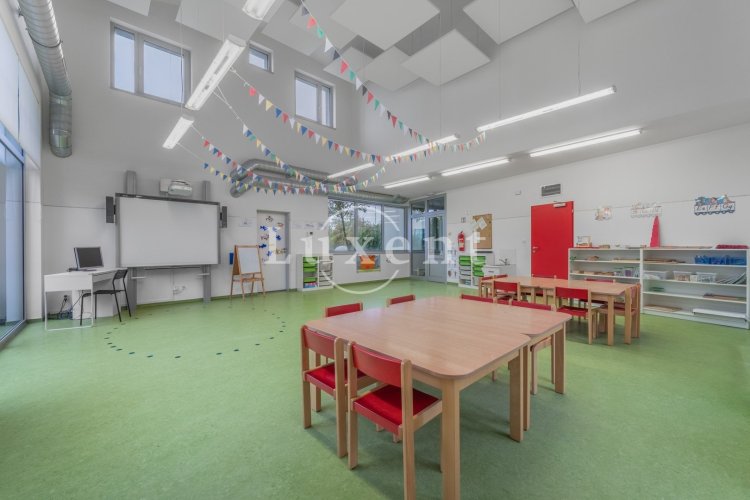 Sale of a 310 m² nursery school building with an apartment and garden, land area 1,069 m², Prague 10 – Strašnice