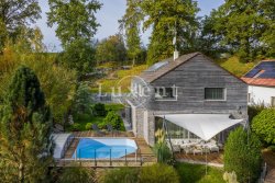 čelní pohled na dům