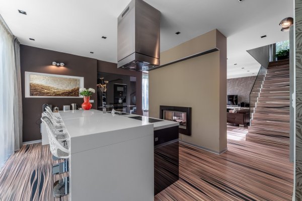 ostrůvek s posezením