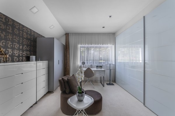 úložné prostory v šatně