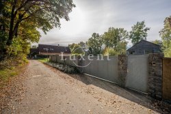 vstup, vjezd do domu z ulice