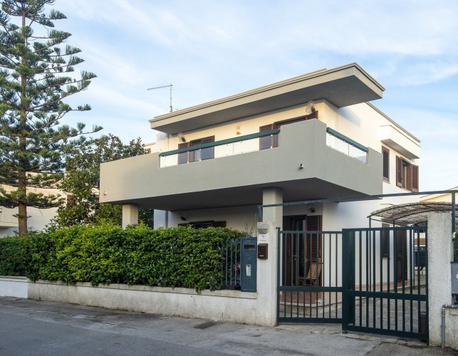 Prodej exkluzivní vily, 4+kk/T/P 126 m², Leporano, Apulie - Itálie