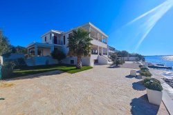 003-2021-423-zadar-mediterranean-villa-first-row-to-the-sea-for-sale