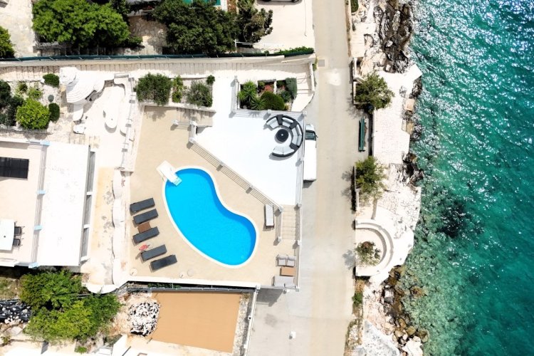 Sale of a luxury apartment villa, 500 m², Marina, Croatia