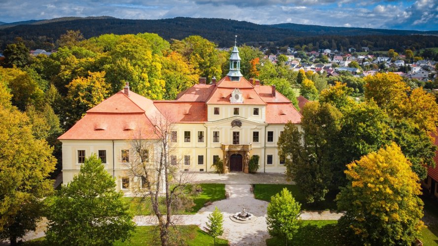 Rental of the Baroque castle complex in Mirošov, 5 ha, Mirošov